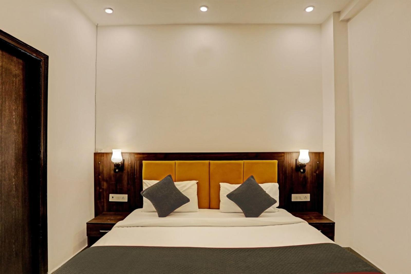 Hotel Golden Prime King Ню Делхи Екстериор снимка